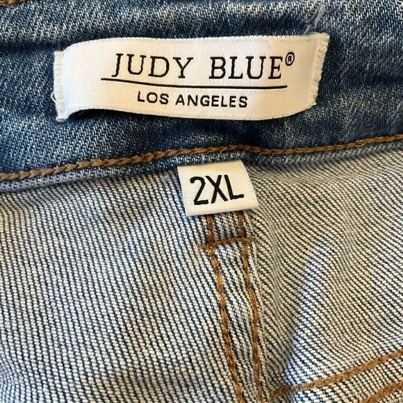 Judy Blue Distressed Cut Off Jean Shorts, 2XL - Picture 11 of 13